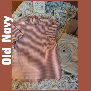 OLD NAVY SHORT SLEEVE TOP.